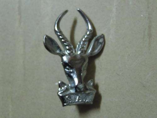 SA INFANTRY CORPS CAP BADGE POST 1953 (1303)