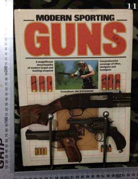 K) Modern Sporting Guns 192 Pages hard cover and dust cover year 1988