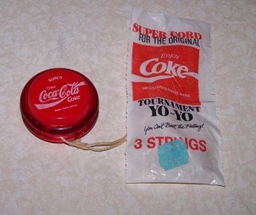 Coca Cola Super Yo-Yo + Rare packet of extra strings (only 2 strings in packet) 1980 super toy.