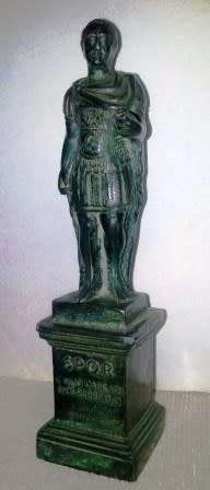 SPQR CAESAR STATUE
