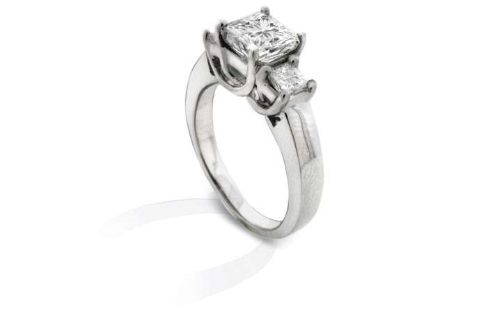1.05 CT CERTIFIED 3 STONE DIAMOND RING PRINCESS CUT