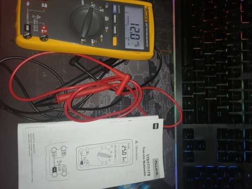 FLUKE 177 MULTIMETER