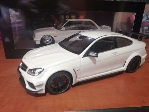 MERCEDES C63 BLACK EDITION