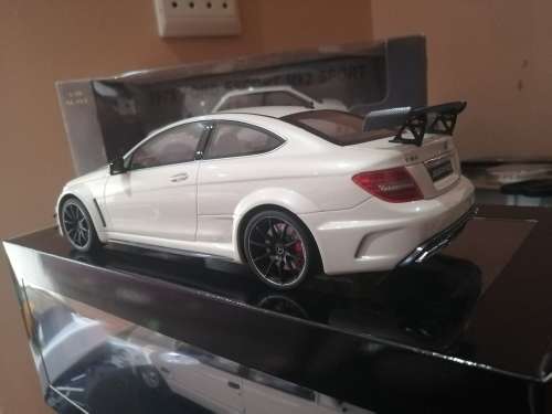 MERCEDES C63 BLACK EDITION