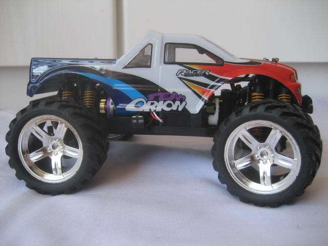 4x4 Road Master 1/16 R/C Racing Car.