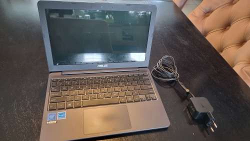 ASUS VivoBook