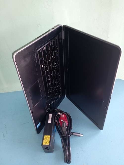 Dell latitude e6440: i5-4300, 8gb ram, 500gb hdd, win 10 pro