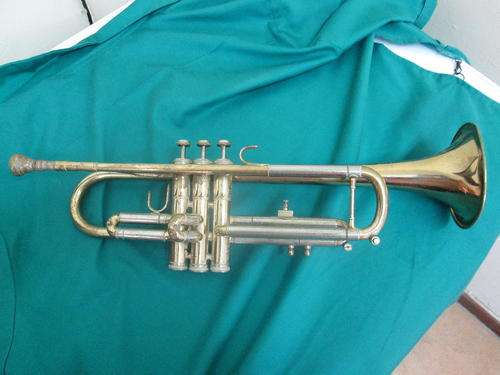 TRUMPET. JUPITER. PLAYS FINE. IDEAL FOR BEGINNERS.