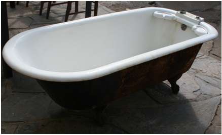 ANTIQUE CAST IRON BALL & CLAW BATH