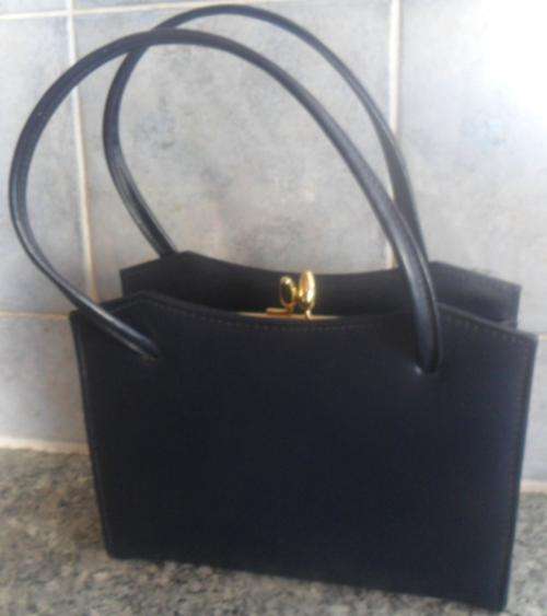 Vintage Elbief navy blue handbag