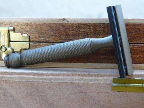 Gillette Ball End Vintage - DE=RAILED Double Edge Razor -  ©CERAKOTE