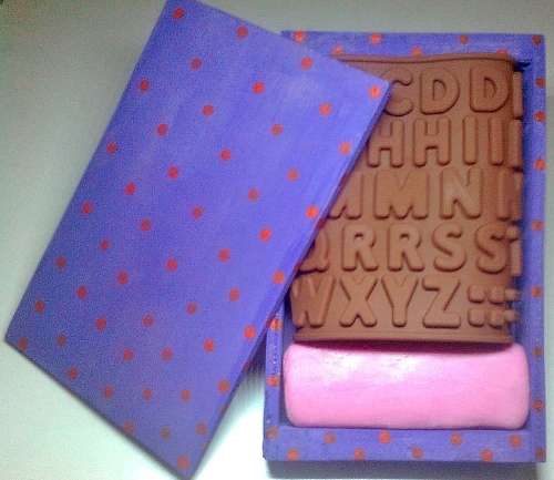 ALPHABET SILICONE CAKE CRAFT FONDANT MOULD plus 100g fondant icing.