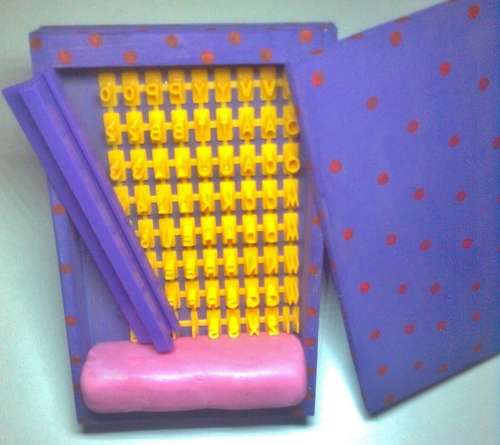 FONDANT LETTER PRESS SETS FOR CAKE DECORATING + 100G FONDANT ICING.
