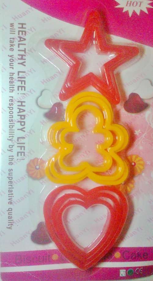 Pack with 9 cutters for fondant or biscuits