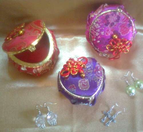 3 JEWELLERY BOXES PLUS 3 PAIR EARRINGS