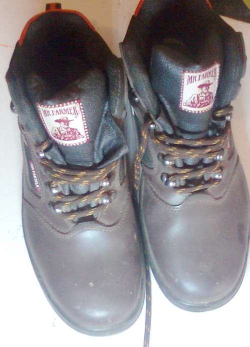 MR FARMER SAFETY BOOTS - SIZE 6