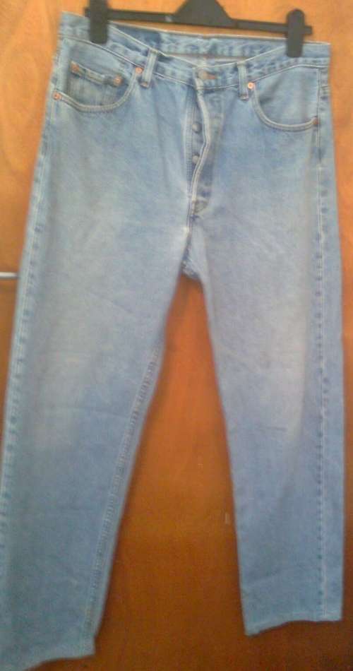 LEVI MENS JEAN - SIZE 36