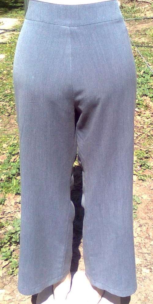 GREY PANTS - SIZE: 40
