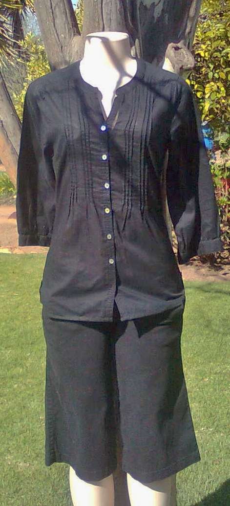 LADIES TOP AND PANTS SIZE:  8