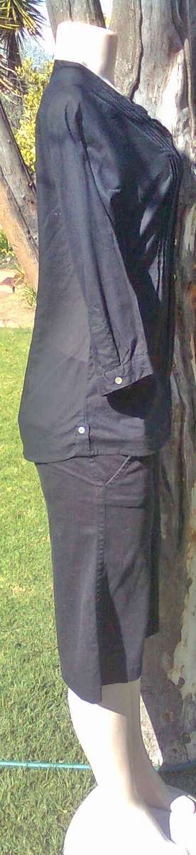 LADIES TOP AND PANTS SIZE:  8