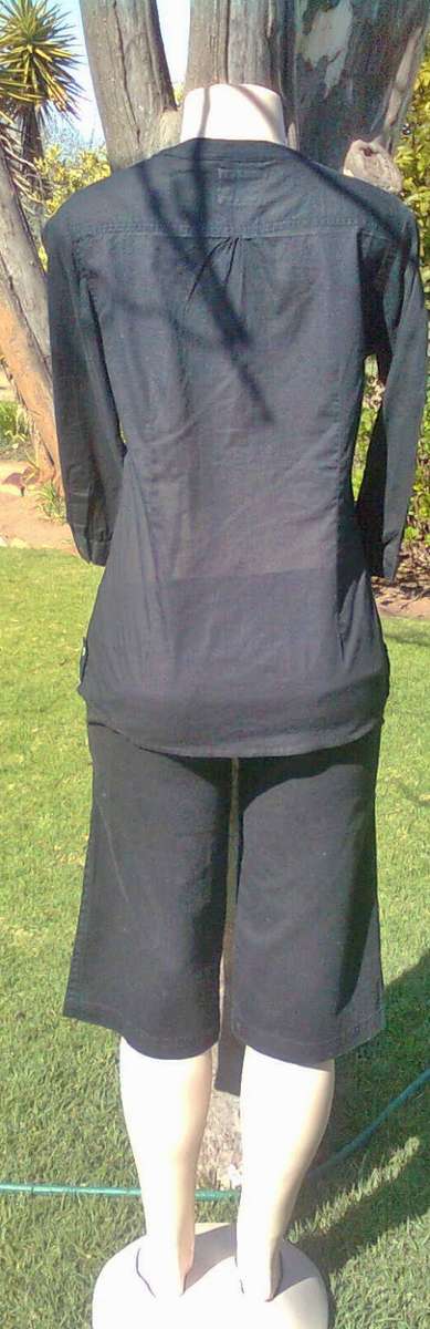 LADIES TOP AND PANTS SIZE:  8