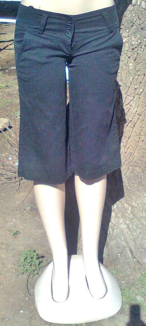 LADIES TOP AND PANTS SIZE:  8