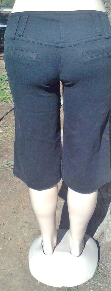 LADIES TOP AND PANTS SIZE:  8