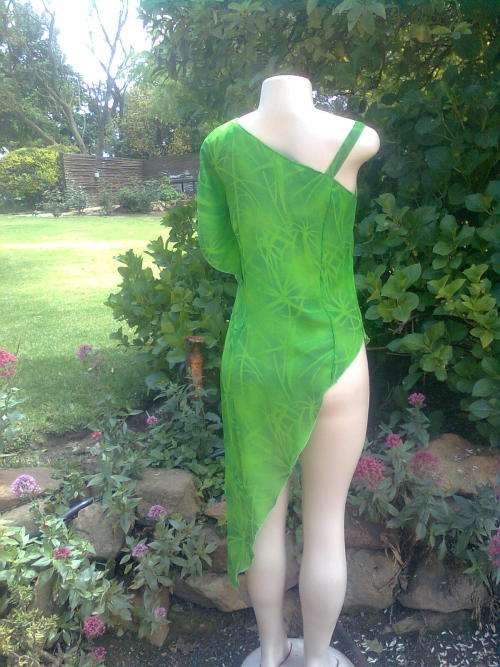 BEAUTIFUL GREEN TOP - SIZE: 10