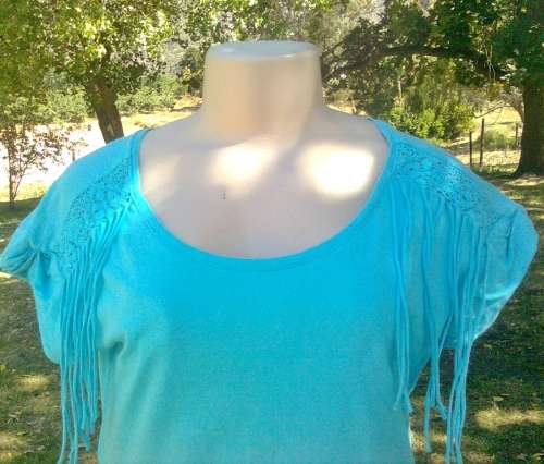 2 LADIES TOPS FOR R1- SIZE: 12/LARGE