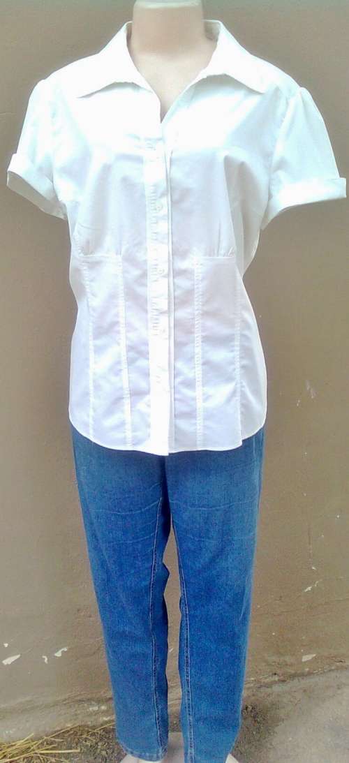 JEAN - SIZE: 18 PLUS A FREE OASIS TOP