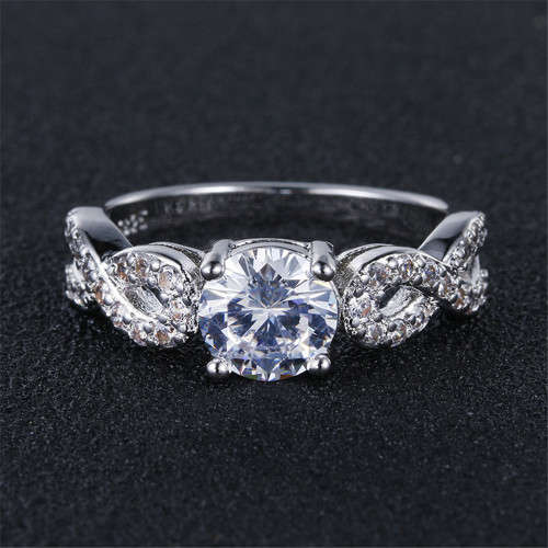 ***HIGH QUALITY*** 925 STERLING SILVER ENGAGEMENT RING WITH AAA+ ZIRCONIA -  SIZE 7