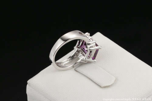 ***HIGH QUALITY*** 925 STERLING SILVER  RING WITH PURPLE CRYSTAL -  SIZE 8