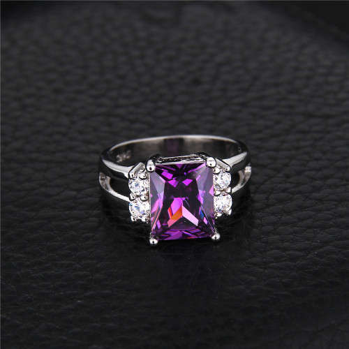 ***HIGH QUALITY*** 925 STERLING SILVER  RING WITH PURPLE CRYSTAL -  SIZE 8