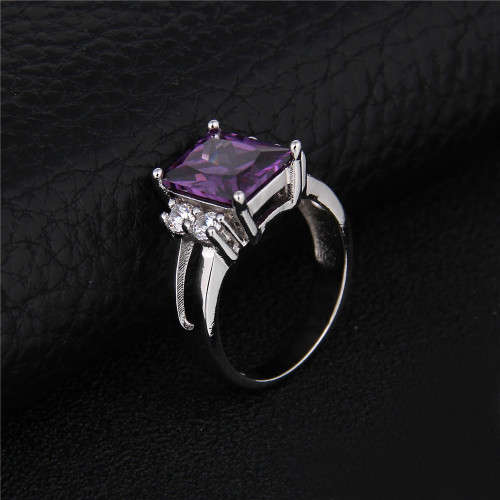 ***HIGH QUALITY*** 925 STERLING SILVER  RING WITH PURPLE CRYSTAL -  SIZE 8