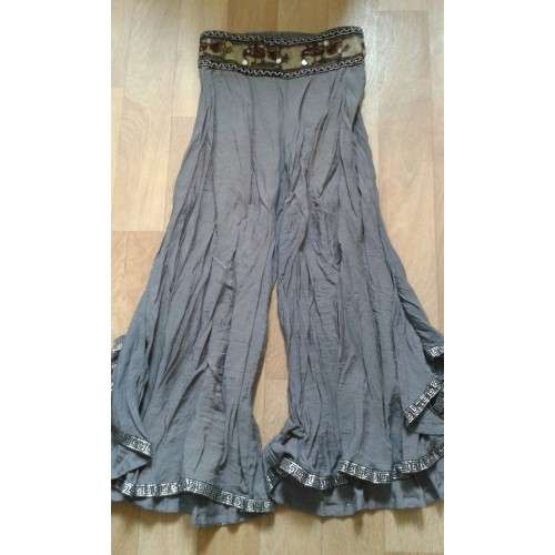 Gypsy Style Pants - GORGEOUS TRIM DETAIL!!