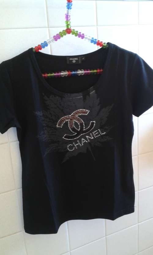 CHANEL T-SHIRT - BEAUTIFUL RHINESTONE DETAIL  - NEW!!