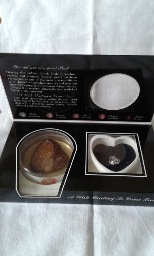 Cultured Pearl and Necklace/Pendant Gift Set  - New!!