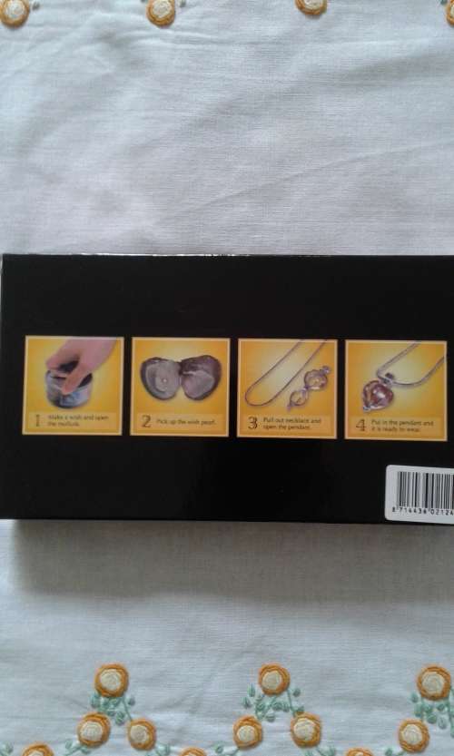 Cultured Pearl and Necklace/Pendant Gift Set  - New!!