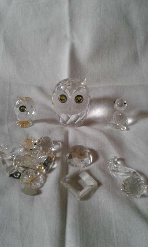 COLLECTABLE SWAROVSKI CRYSTAL FIGURINES(DAMAGED) - LARGE OWL/SMALL OWL/BIRD/SQUIRREL/ASSORTED PARTS