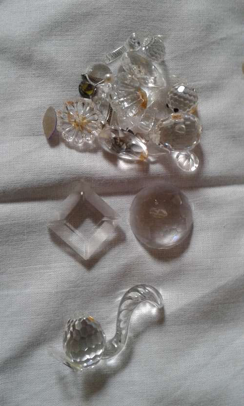 COLLECTABLE SWAROVSKI CRYSTAL FIGURINES(DAMAGED) - LARGE OWL/SMALL OWL/BIRD/SQUIRREL/ASSORTED PARTS
