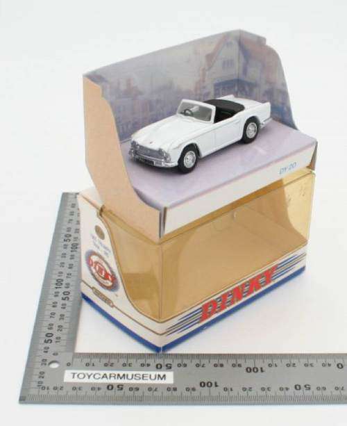 DINKY DY-20 1965 Triumph TR4A - IRS