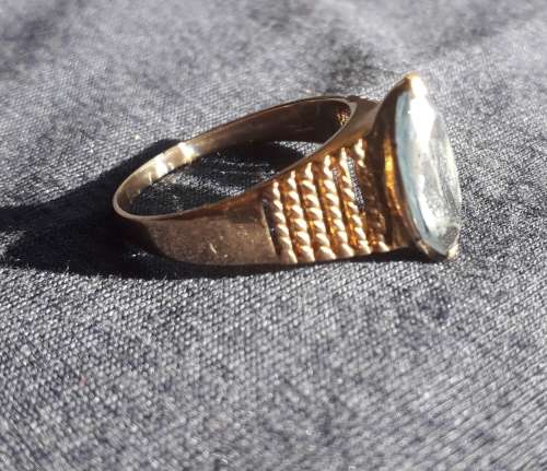 9CT AQUAMARINE VINTAGE-- RETRO RING '''FREE COURIER'''