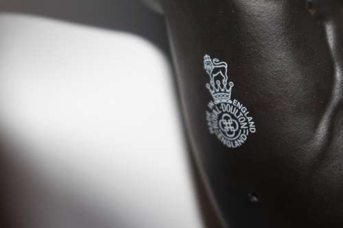 STUNNING LARGE ORIGINAL ROYAL DOULTON BLACK BEAUTY AND FOAL IN MINT CONDITION