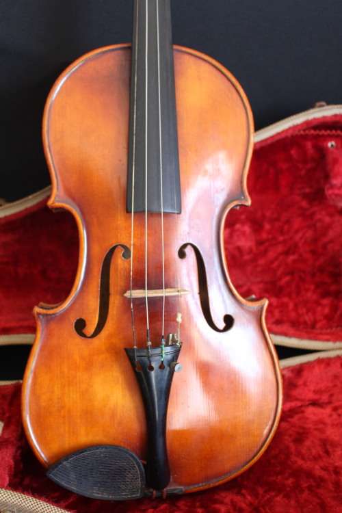 1954 VIOLIN FOR JJ VAN GEEST IN BEAUTIFUL CONDITION WITH ORIGINAL CASE AND TWO BOWS