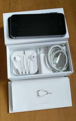 iPHONE SE 16GB --IN BOX AS ILLUSTRATED -- FREE POSTNET COURIER DELIVERY IN RSA