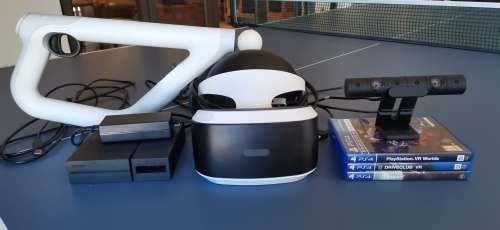 Sony Playstation VR Headset V1 ps4 with Farpoint gun bundle and 2 games
