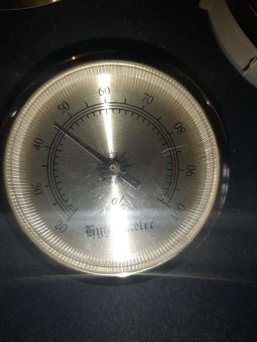 5 Insert Clocks!   Different sizes.