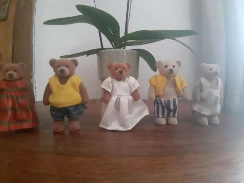 Very adorable 5 piece family bears!!!!