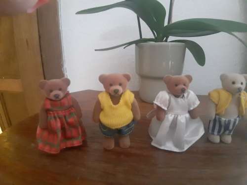 Very adorable 5 piece family bears!!!!