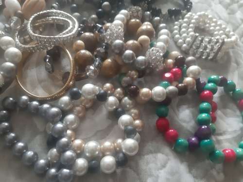 30 pieces of bracelets!  Very nice!!!